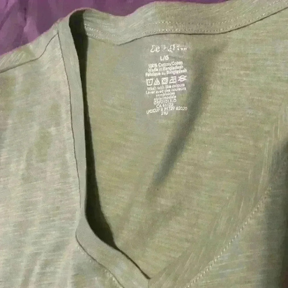 “Gnome it” Tshirt grey  size large cute Christmas tee - Picture 3 of 3